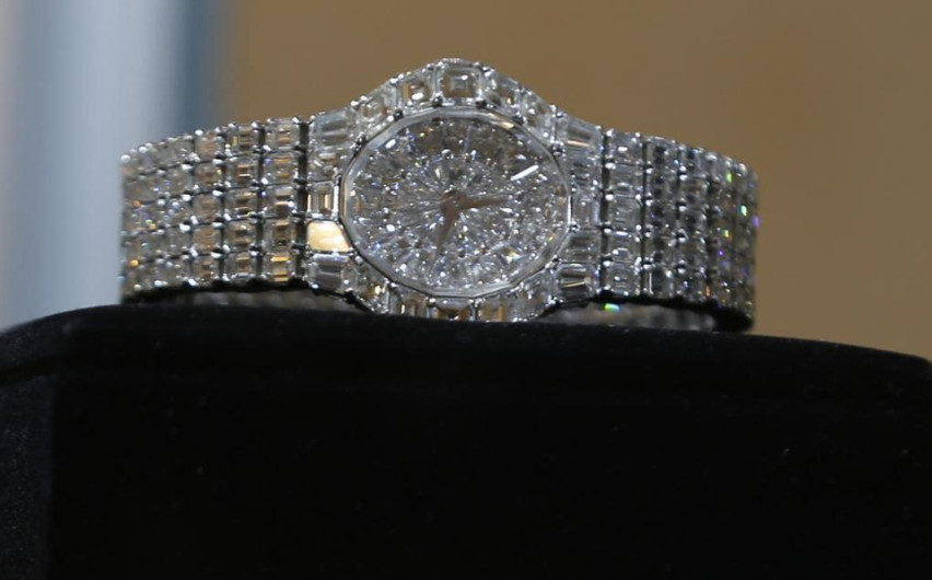 SAE recauda menos de lo esperado en la subasta de joyas 