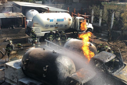 Se incendian pipas de gas en Milpa Alta