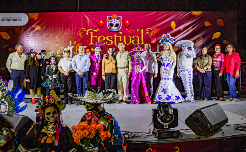 Inaugura Alcalde Mario López Festival de la Huesuda 2022; cientos de familias abarrotan la Calle 9