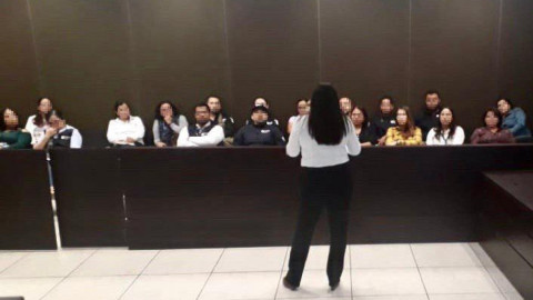 Capacitan a servidores públicos de la FGJT