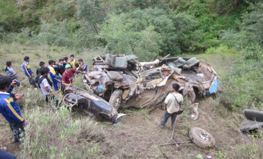 Se eleva a 23 el número de muertos tras accidente en autobús en Perú