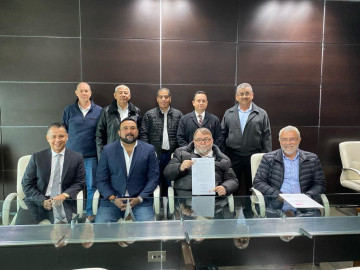 Gobierno del Estado recibe donación de terreno para paradero turístico en Jiménez