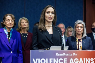 Angelina Jolie comparece en Senado por víctimas de violencia de género