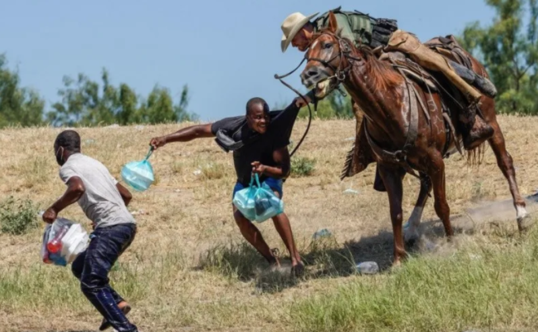 Abrirá EU investigación sobre maltrato a haitianos en la frontera 