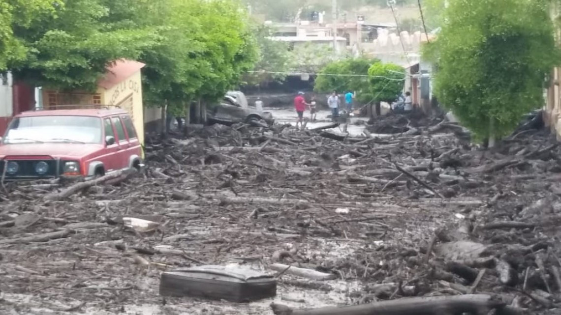 3 muertos tras desbordamiento de río en San Gabriel
