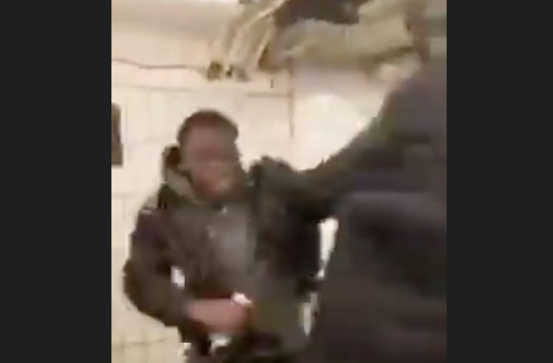 Mujer china es golpeada en metro de NY 