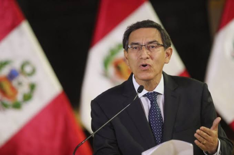 Vizcarra convoca a elecciones generales para abril del 2021 en Perú