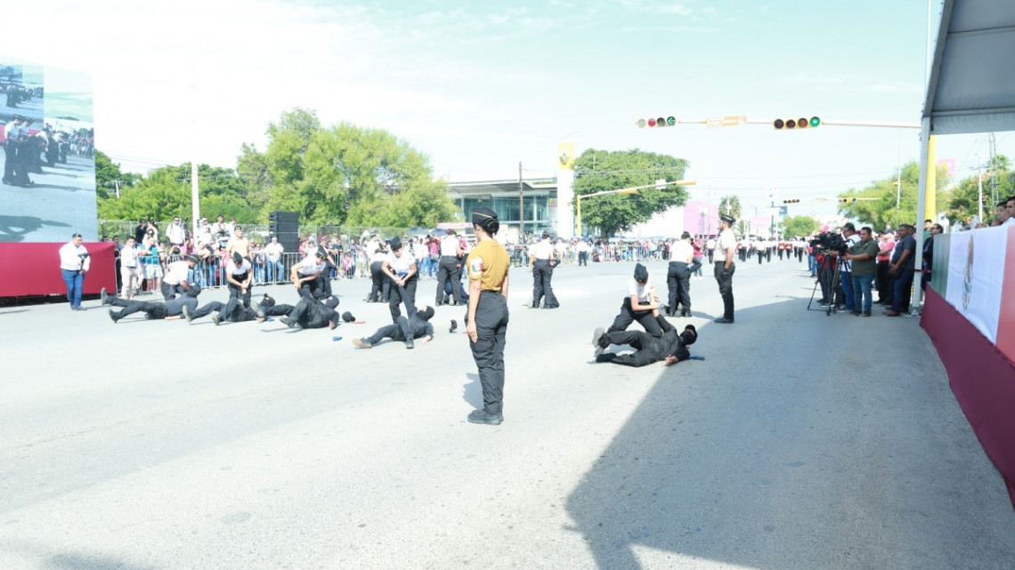Preside gobernador de Tamaulipas desfile conmemorativo de la Revolución Mexicana