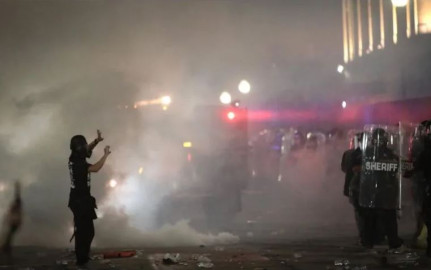 Al menos dos muertos tras noche violenta en Wisconsin