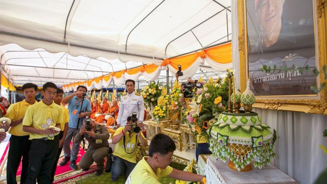 Los "niños de la cueva tailandesa" dan las gracias casi un año después del rescate