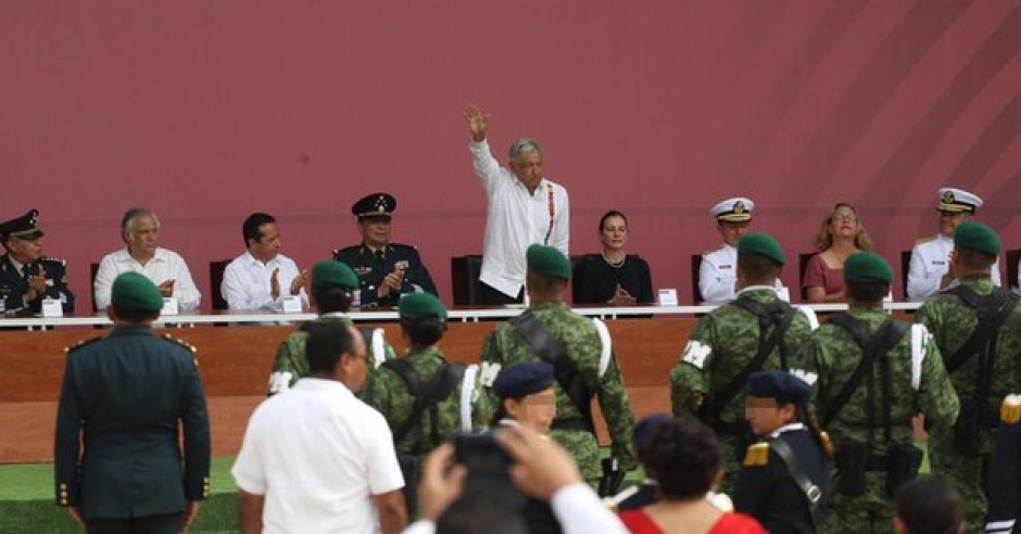Encabeza López Obrador conmemoración del “Día de la Bandera”