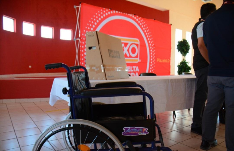 Recibe Sistema DIF donativo por parte Tienda Oxxo 
