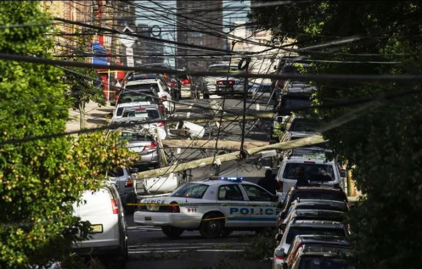 “Isaías” toca Nueva York y deja al menos un muerto 