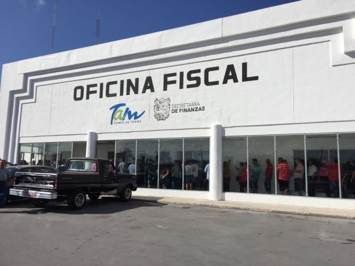 Extiende prórroga de descuentos en tenencias y licencias