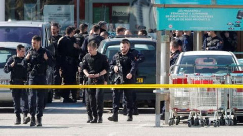 Hallan explosivos en supermercado atacado en Francia