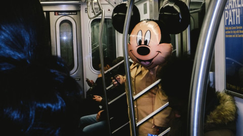 Fotógrafo captura todo un mundo de coincidencias por las calles de NYC