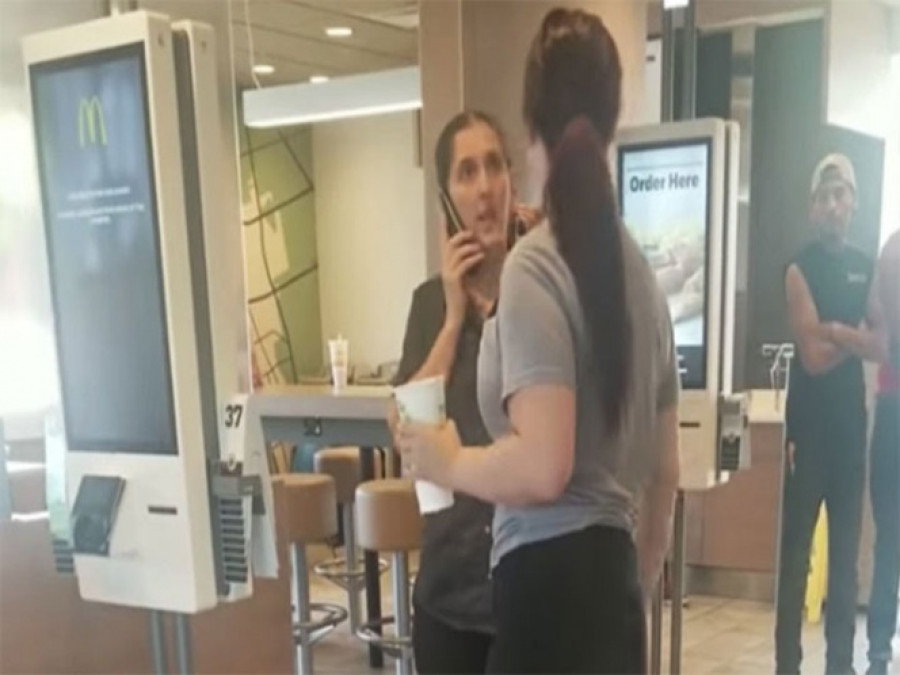 Mujeres protagonizan pelea en Mc Donald's