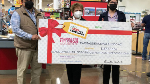 Cáritas recibe donativo de más 87 mil pesos por parte de la tienda comercial HEB en Nuevo Laredo 