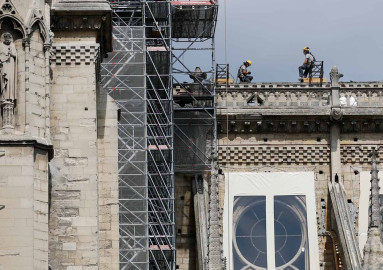 Tras un mes inactivas, retoman reparaciones de Notre-Dame