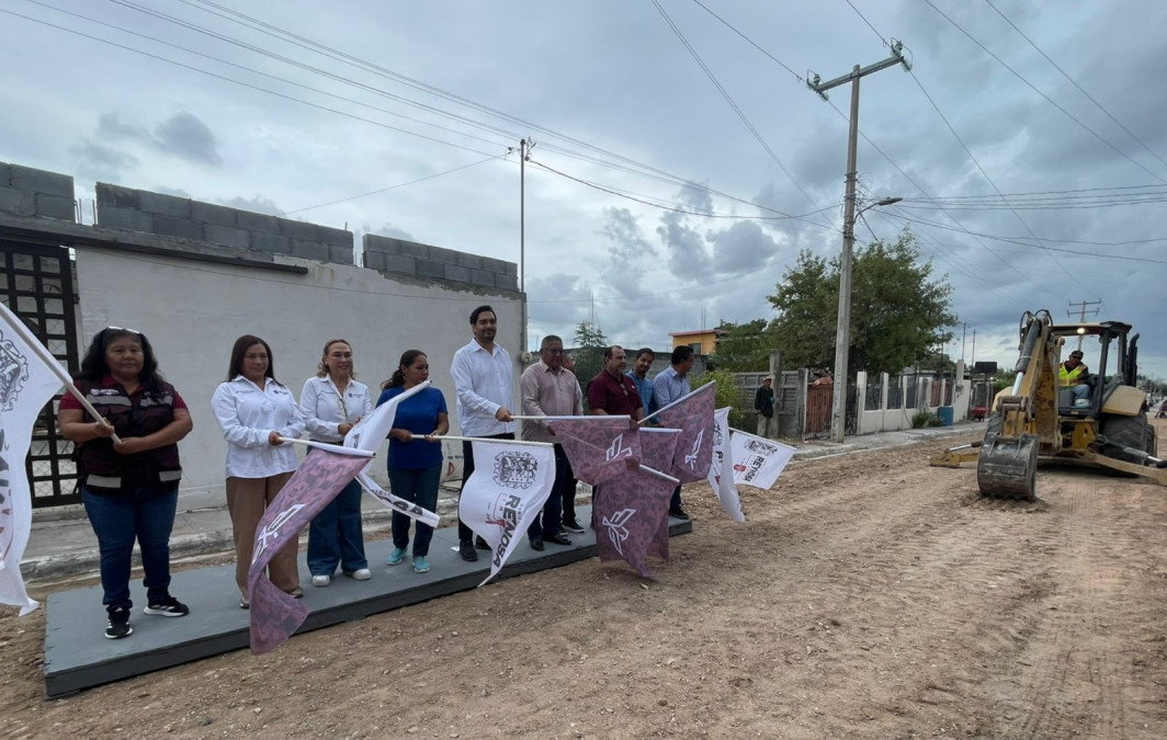 Arranca pavimentación de la calle Vega Domínguez tras 35 años de espera