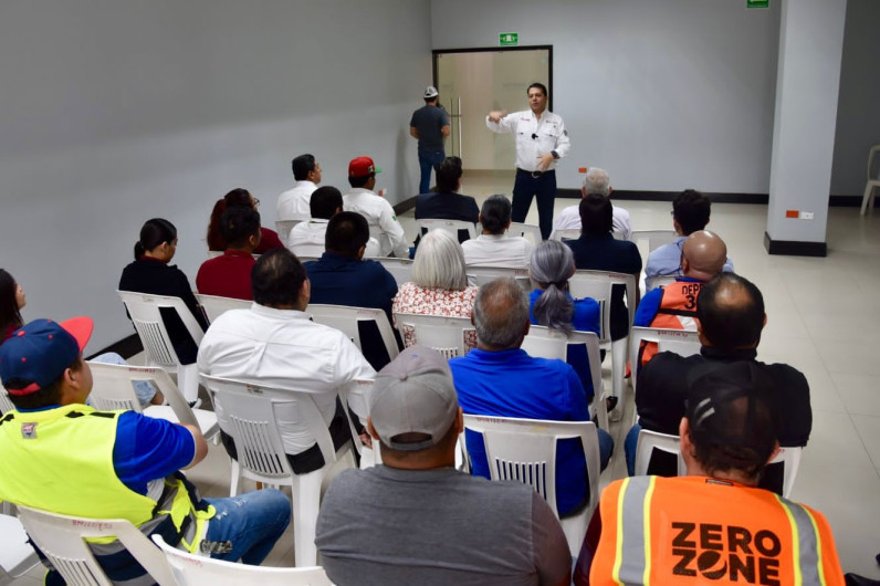 “Juntos le pondremos fin a este gobierno recaudador”: Luis Cantú a aduaneros