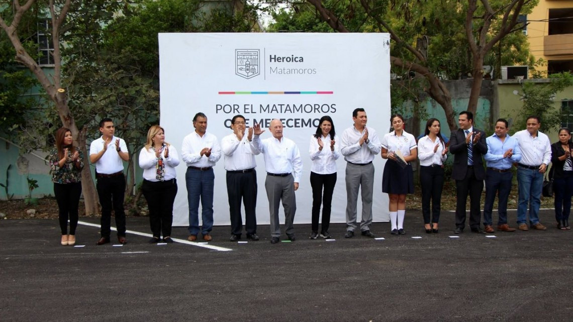 Inaugura Chichín obra en la escuela normal