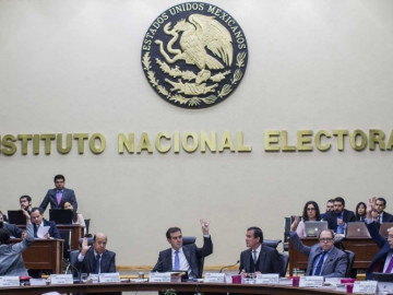 Aprueba INE sanciones por 872 mdp a partidos