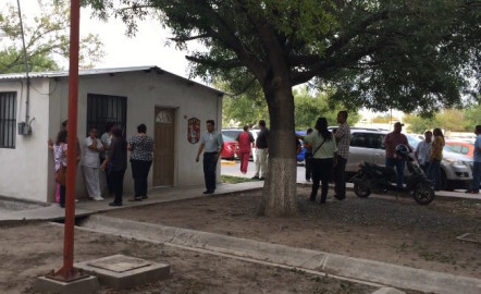 Cuestionan sindicalizados de salud elección de dirigente