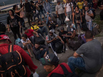 Caravana continua hacia el centro del país
