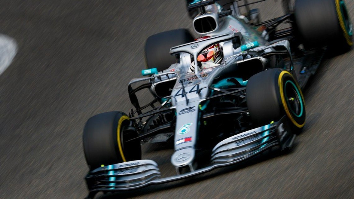 Lewis Hamilton se lleva el GP de China; Checo Pérez termina en octava posición