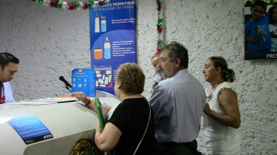 Abandona Tamaulipas familia de española asesinada