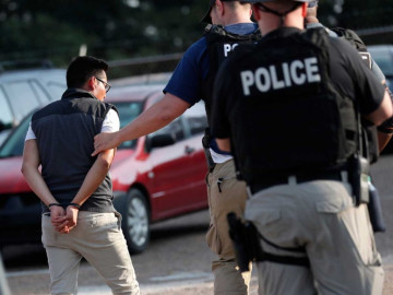 107 mexicanos detenidos en megaredada en Misisipi