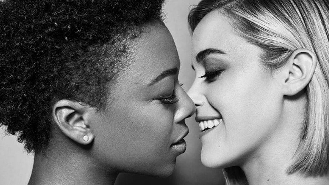 Se casan actriz y guionista de "Orange is the New Black"