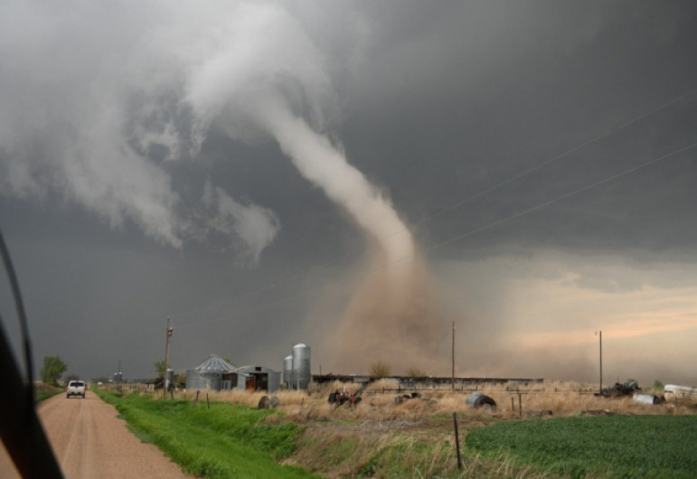 Tornados amenazan al este de Estados Unidos