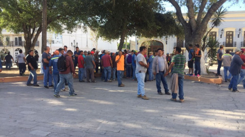 Analizan posible aumento salarial a empleados sindicalizados