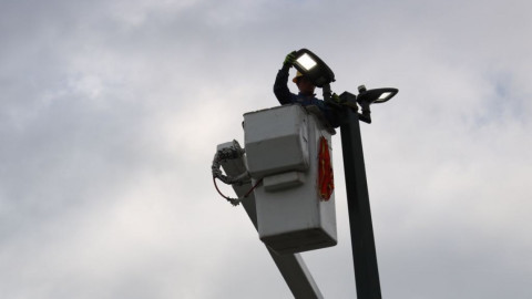 Mejorar servicio de alumbrado público utilizando energías naturales, propone funcionario