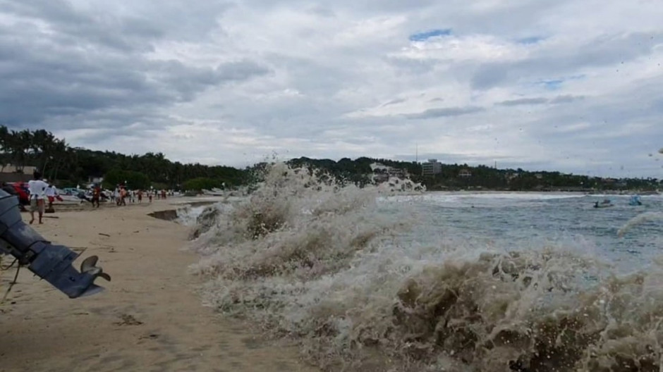 Reportan mar de fondo en Puerto Escondido