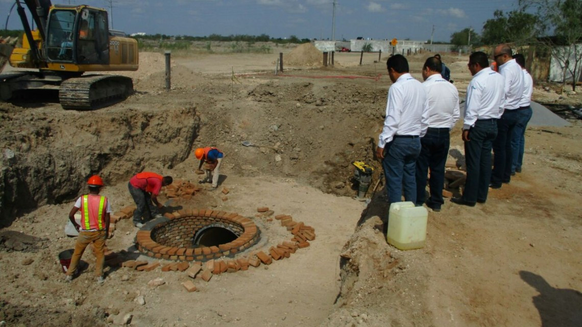 Recorren secretario y regidores obras del Plan Integral de Obra Pública 2017