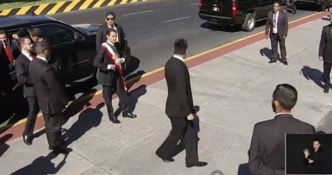 EPN arriba a San Lázaro