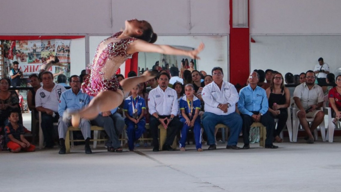 Madero reconoce a Cindy Gallegos destacada gimnasta
