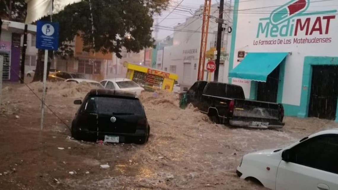Matehuala es azotada por tromba, hay cuantiosos daños