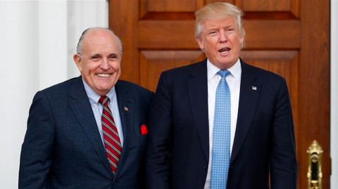 Fiscales federales investigan al abogado de Trump