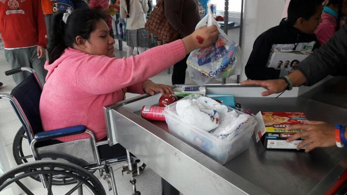 Visitan pequeños "Ciudad de las Familias Felíces"