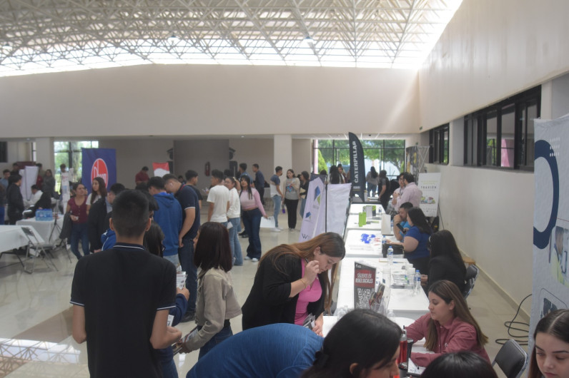 Realiza Universidad Tecnológica feria de reclutamiento