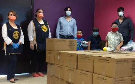 Voluntariado DIF Reynosa entregó apoyo alimenticio, juguetes y kits de cuidado personal a niños con cáncer
