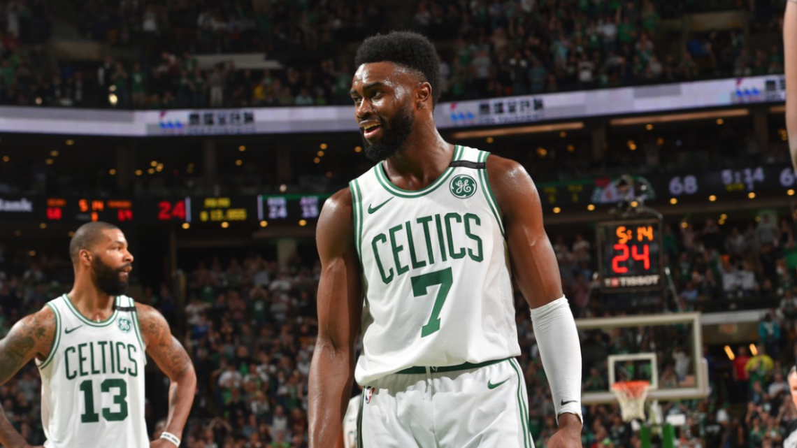 Celtics gana 107-94 a Cavaliers