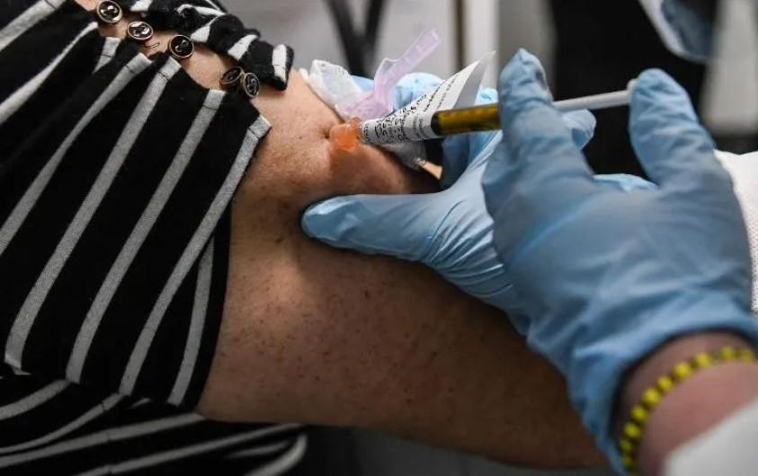 Rusia admite efectos secundarios en su vacuna