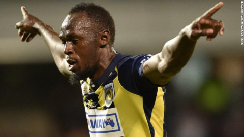 Usain Bolt se estrena como goleador con un doblete 