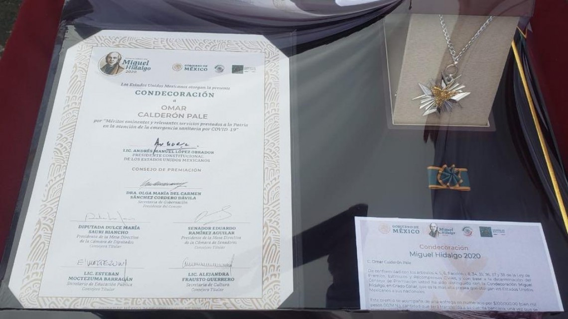 Condecoran con la más alta presea a 58 "héroes y heroínas del Siglo XXI"