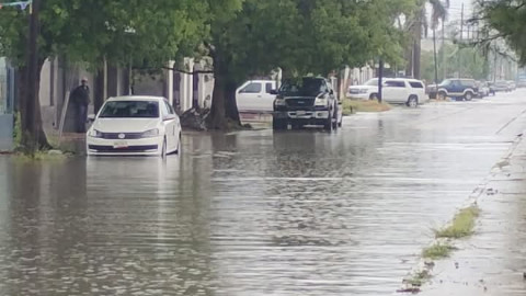 Caída de 2.5 pulgadas de lluvia provoca inundaciones en Matamoros